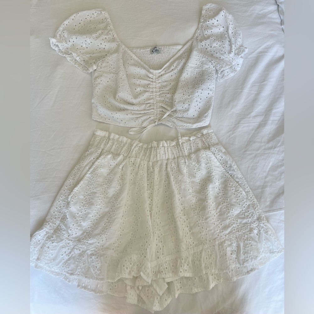 Matching set - white lace top (M) and shorts (S)